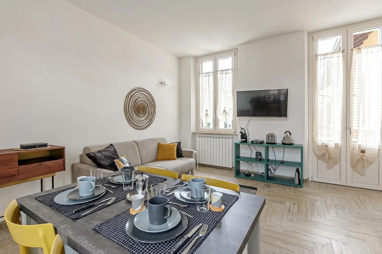 Al 33 Di Via Roma - Apartments Cardano Al Campo 0*,  Itália